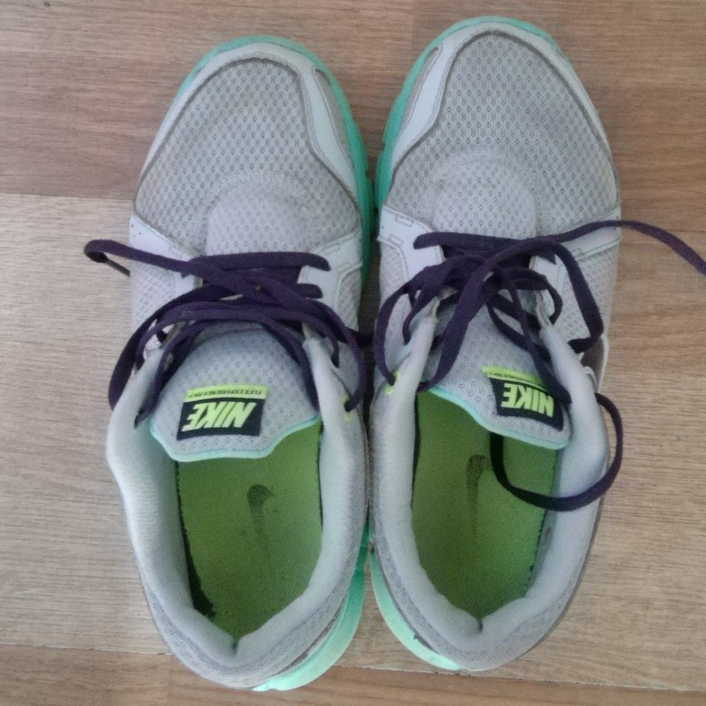 Nike shoes size 8